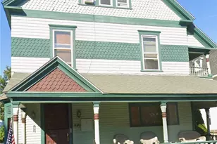 32 Rhode Island Ave, Newport, RI 02840 - Photo 1