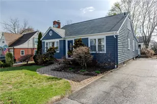 26 Dover Ave, East Providence, RI 02914 - Photo 4
