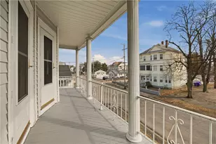 984 York Ave, Pawtucket, RI 02861 - Photo 2