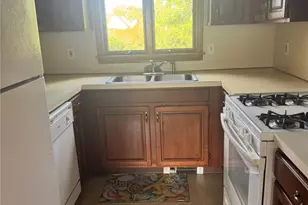 272 Child St, Warren, RI 02885 - Photo 4