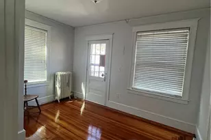 28 Thurston Ave, Newport, RI 02840 - Photo 4