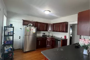 28 Thurston Ave, Newport, RI 02840 - Photo 8