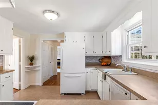 21 Old Chimney Rd, Barrington, RI 02806 - Photo 14