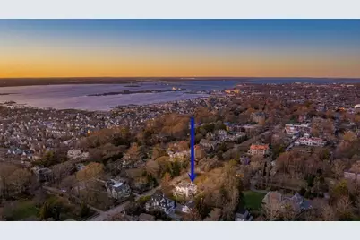 446 Bellevue Avenue #3, Newport, RI 02840 - Photo 2