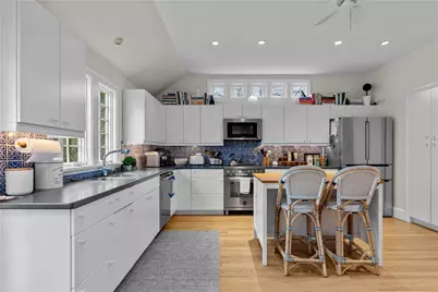 561 Indian Avenue, Middletown, RI 02842 - Photo 16