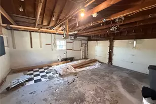 1076 Plainfield St, Johnston, RI 02919 - Photo 30