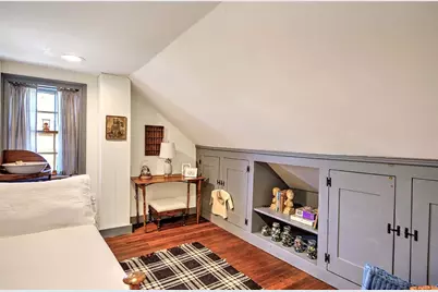 324 Pleasant Street, East Providence, RI 02916 - Photo 38