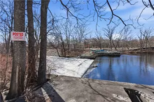 31 Devereux St, Providence, RI 02909 - Photo 16