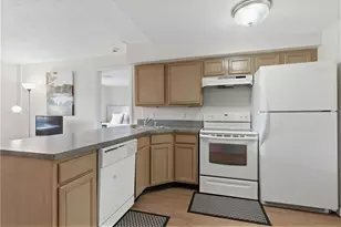 31 Devereux St, Providence, RI 02909 - Photo 2