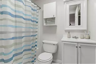 31 Devereux St, Providence, RI 02909 - Photo 14