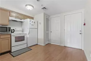 31 Devereux St, Providence, RI 02909 - Photo 4