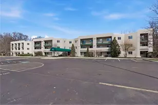 31 Devereux St, Providence, RI 02909 - Photo 20