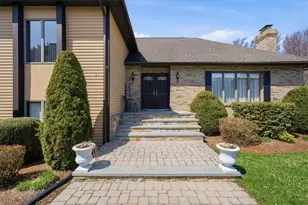 6 Christopher Dr, Johnston, RI 02919 - Photo 4