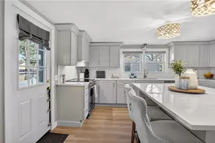 80 Glendale Ave, Warwick, RI 02889 - Photo 2
