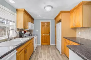 153 Diamond Hill Rd, Warwick, RI 02886 - Photo 16