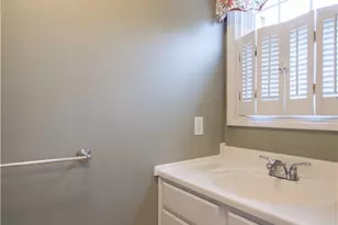 5804 Post Rd, Warwick, RI 02818 - Photo 12