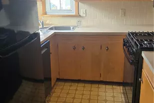 11 Coes St, North Providence, RI 02904 - Photo 4