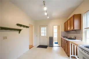 10 Hendricks St, South Kingstown, RI 02879 - Photo 12
