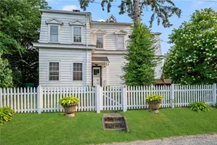 10 Hendricks St, South Kingstown, RI 02879 - Photo 2
