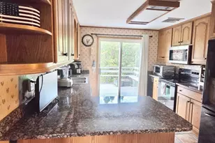 303 Middle Rd, Portsmouth, RI 02871 - Photo 6