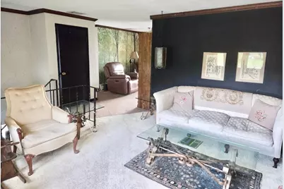 303 Middle Road, Portsmouth, RI 02871 - Photo 12