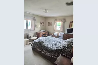 303 Middle Road, Portsmouth, RI 02871 - Photo 22