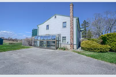 303 Middle Road, Portsmouth, RI 02871 - Photo 4