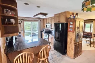 303 Middle Rd, Portsmouth, RI 02871 - Photo 8