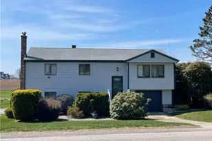 303 Middle Rd, Portsmouth, RI 02871 - Photo 2