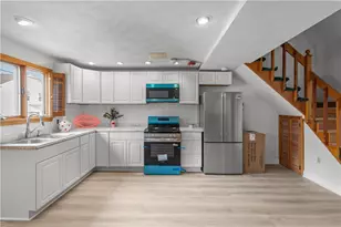 129 Academy Ave, Providence, RI 02908 - Photo 10