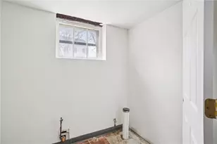 41 Cato Ave, Pawtucket, RI 02860 - Photo 30