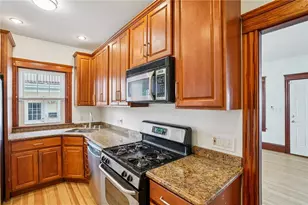 41 Cato Ave, Pawtucket, RI 02860 - Photo 10