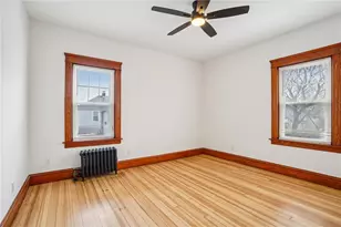 41 Cato Ave, Pawtucket, RI 02860 - Photo 16