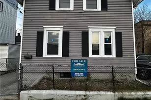 31 Bagley St, Pawtucket, RI 02860 - Photo 1