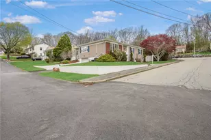 6 Longmeadow Dr, North Providence, RI 02904 - Photo 4