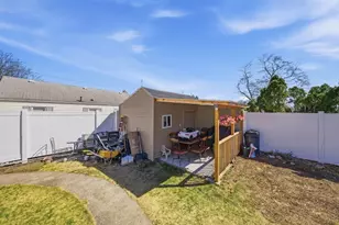 113 Woodside Ave, Pawtucket, RI 02861 - Photo 28