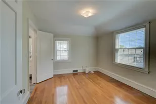 70 Sargent Ave, Providence, RI 02906 - Photo 24