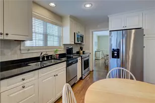 70 Sargent Ave, Providence, RI 02906 - Photo 12