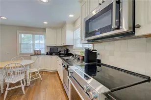 70 Sargent Ave, Providence, RI 02906 - Photo 12