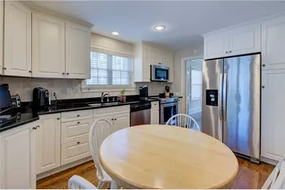 70 Sargent Avenue, Providence, RI 02906 - Photo 14