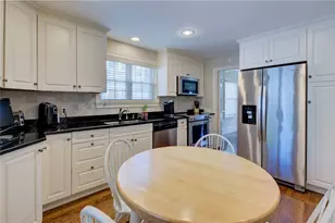 70 Sargent Ave, Providence, RI 02906 - Photo 14