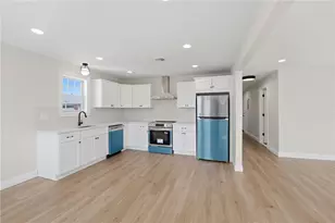 37 Webb St, Pawtucket, RI 02860 - Photo 30