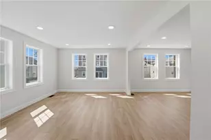 37 Webb St, Pawtucket, RI 02860 - Photo 16