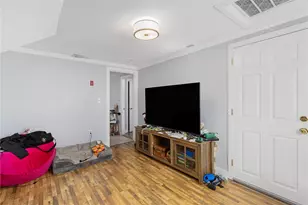 90 Pleasant St, Providence, RI 02906 - Photo 32