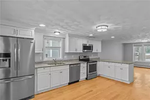 84 Phillip Ave, Cumberland, RI 02864 - Photo 6