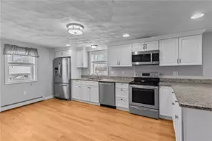 84 Phillip Ave, Cumberland, RI 02864 - Photo 10
