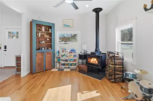 11 Heights Ave, Warwick, RI 02889 - Photo 8