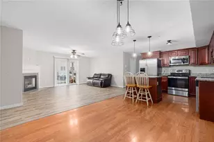 2 Gray Coach Ln, Cranston, RI 02921 - Photo 8