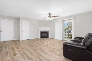 2 Gray Coach Ln, Cranston, RI 02921 - Photo 6