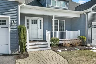 16 Bailey Brk Ct, Middletown, RI 02842 - Photo 1